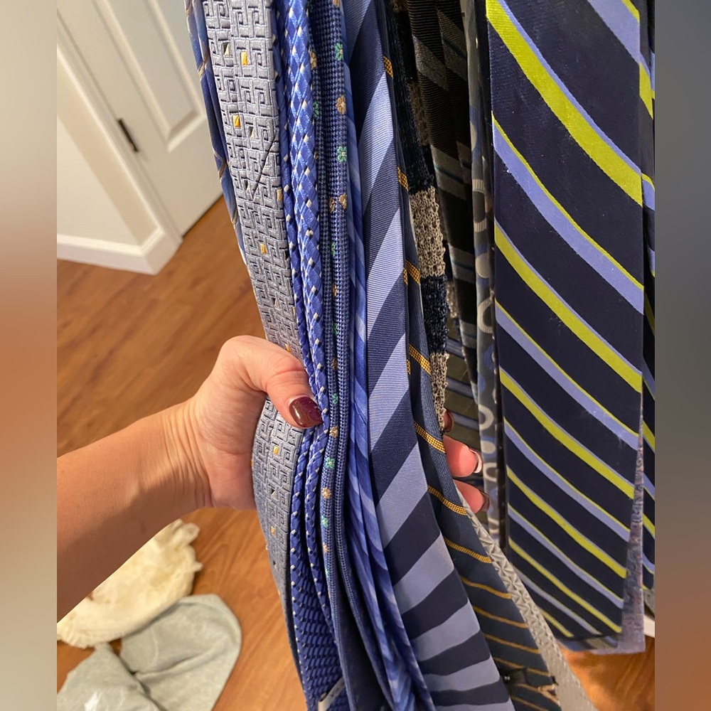 LOT OF 20 Mens Ties!!